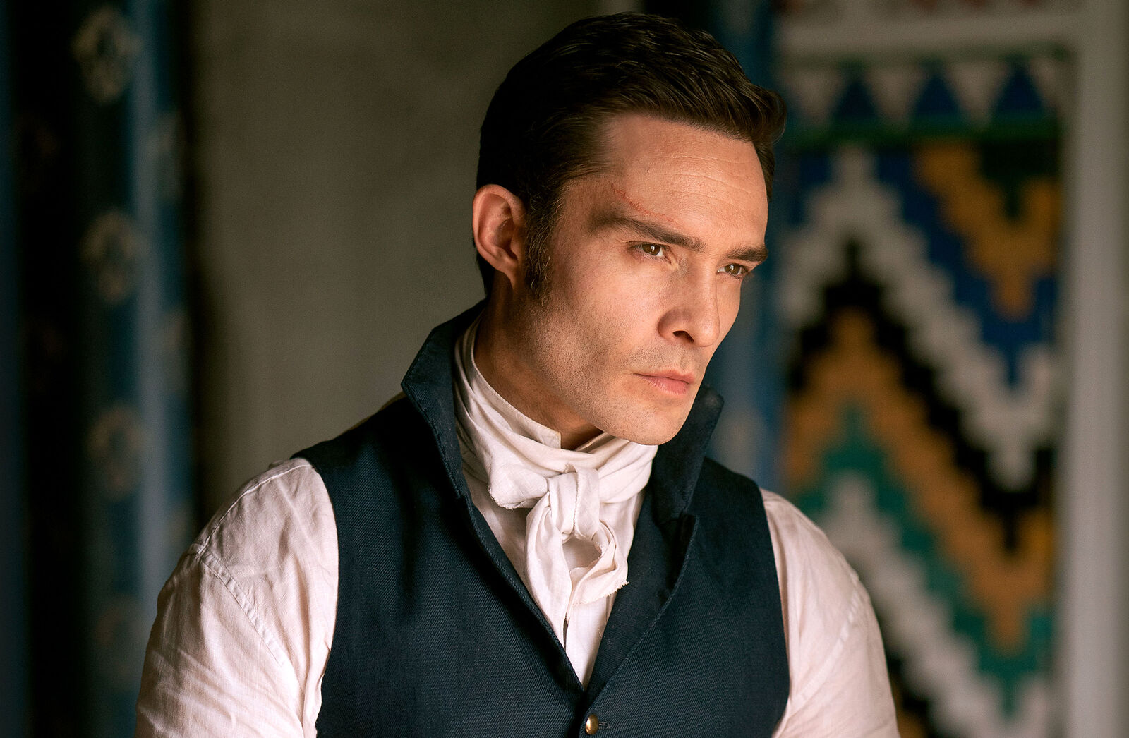 Ed Westwick es Lord James Brooke