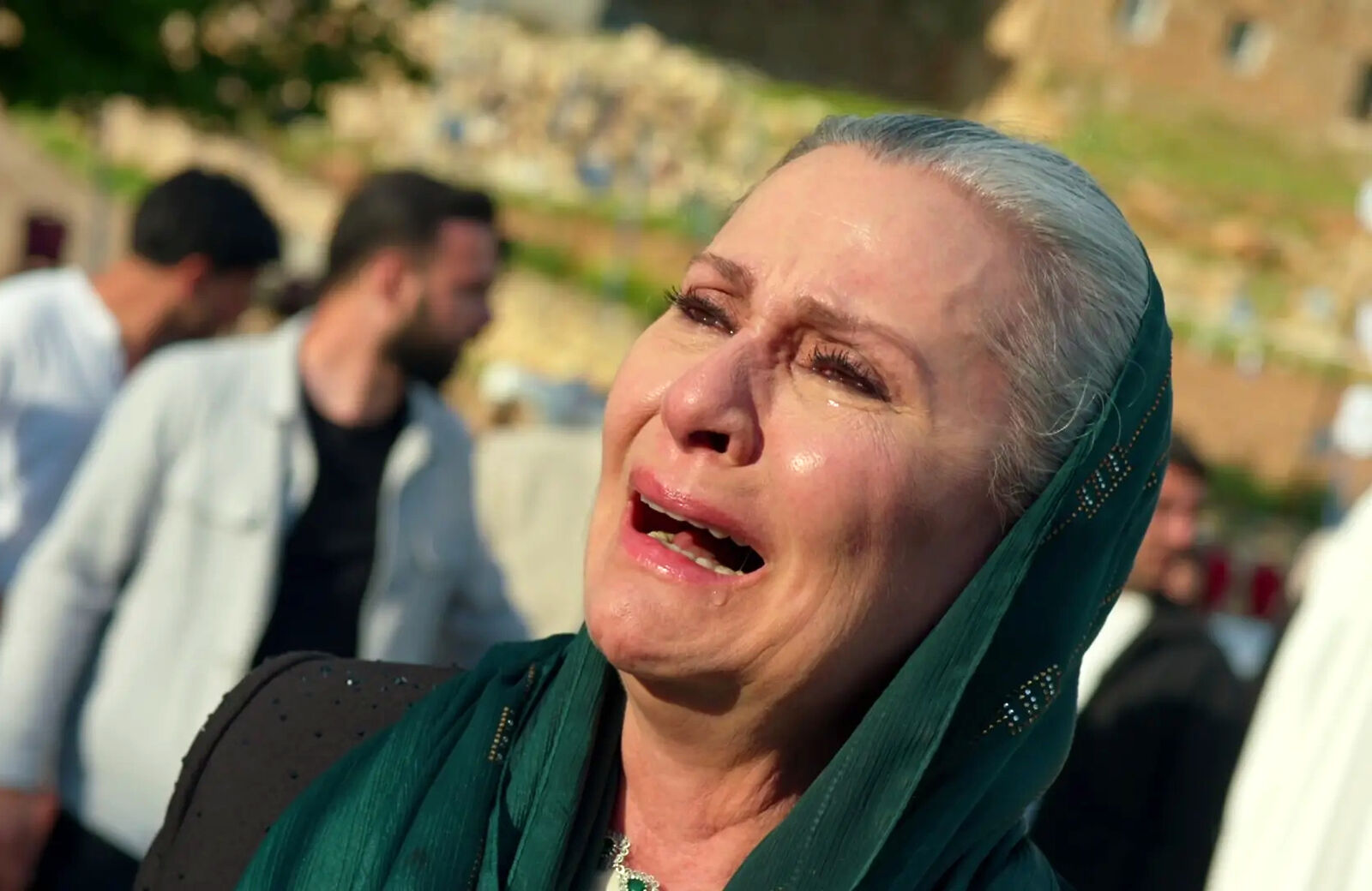 Alya y Cihan llegan al final de temporada con una boda que acaba destrozada
