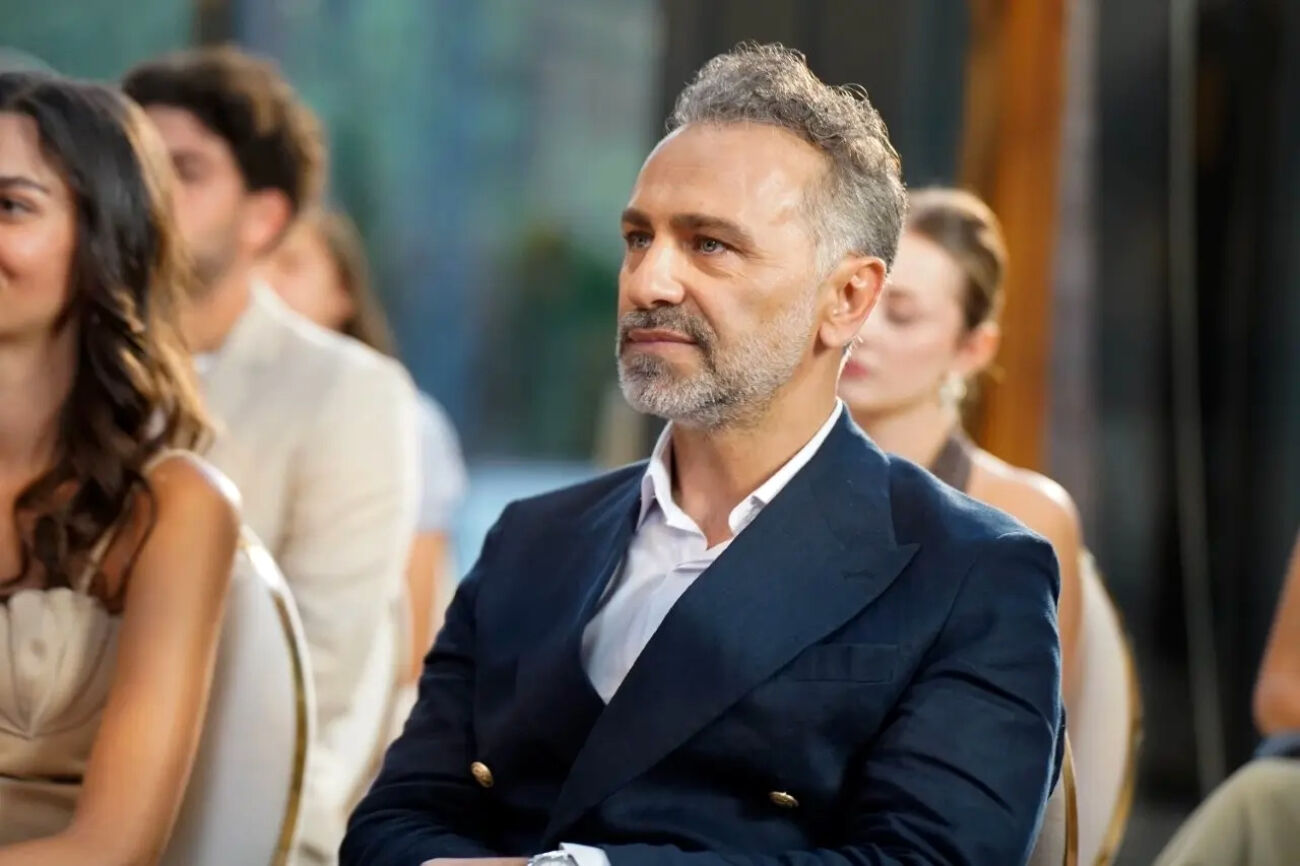Serdar Orcin es Cihan Tecer, el hermano mayor de los Tecer con más ansia de control en El Secreto
