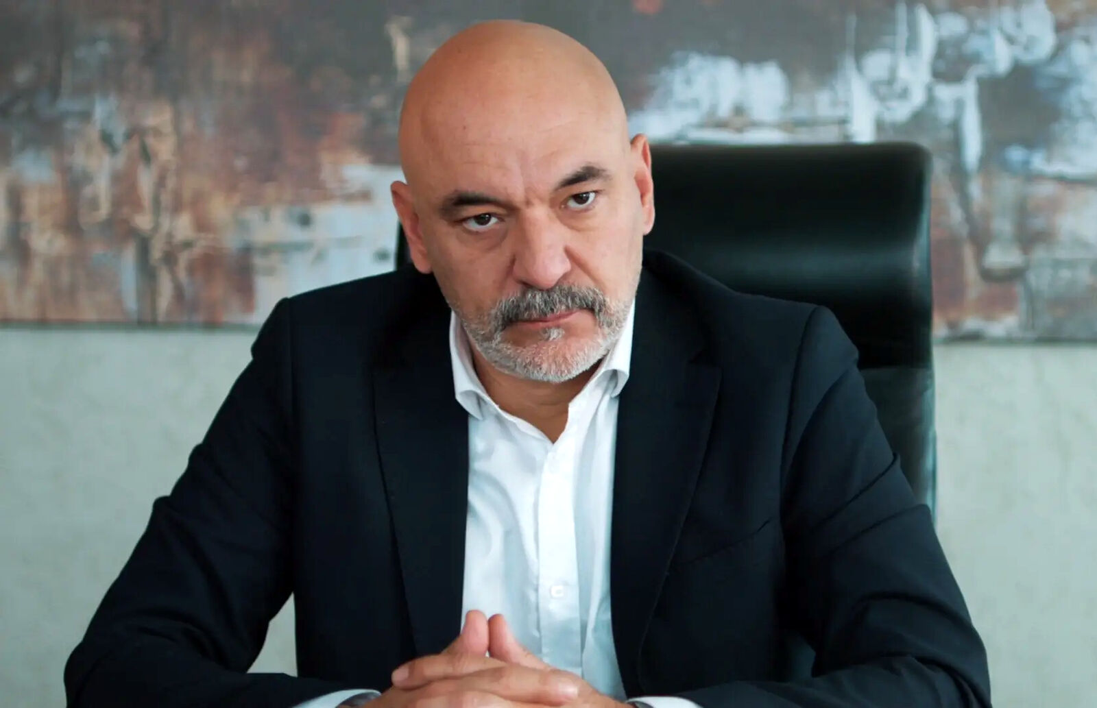 Kaan Çakır fue Ahmet Yılmaz en Hermanos