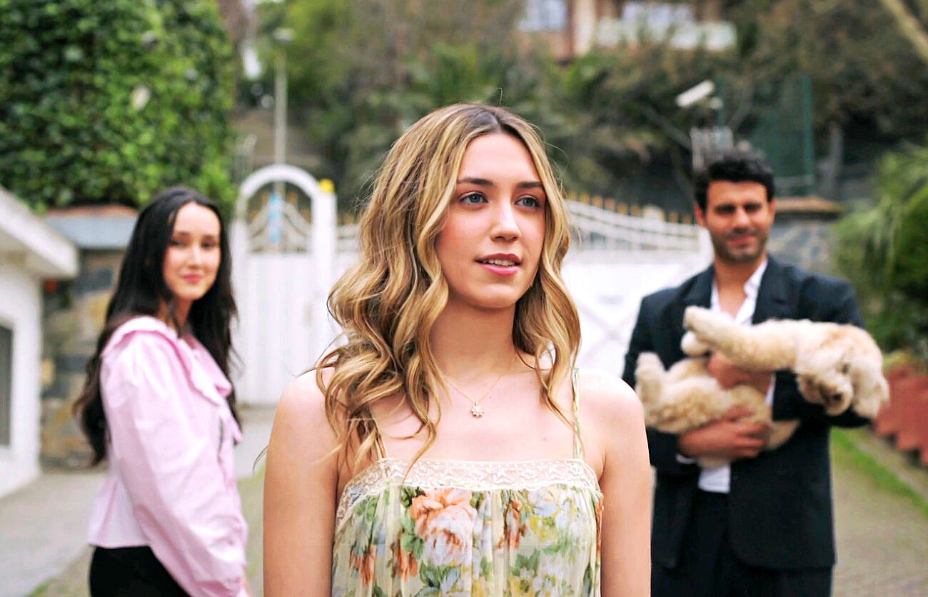 Hatice, Duru y Tesko 20 años después en Una nueva vida