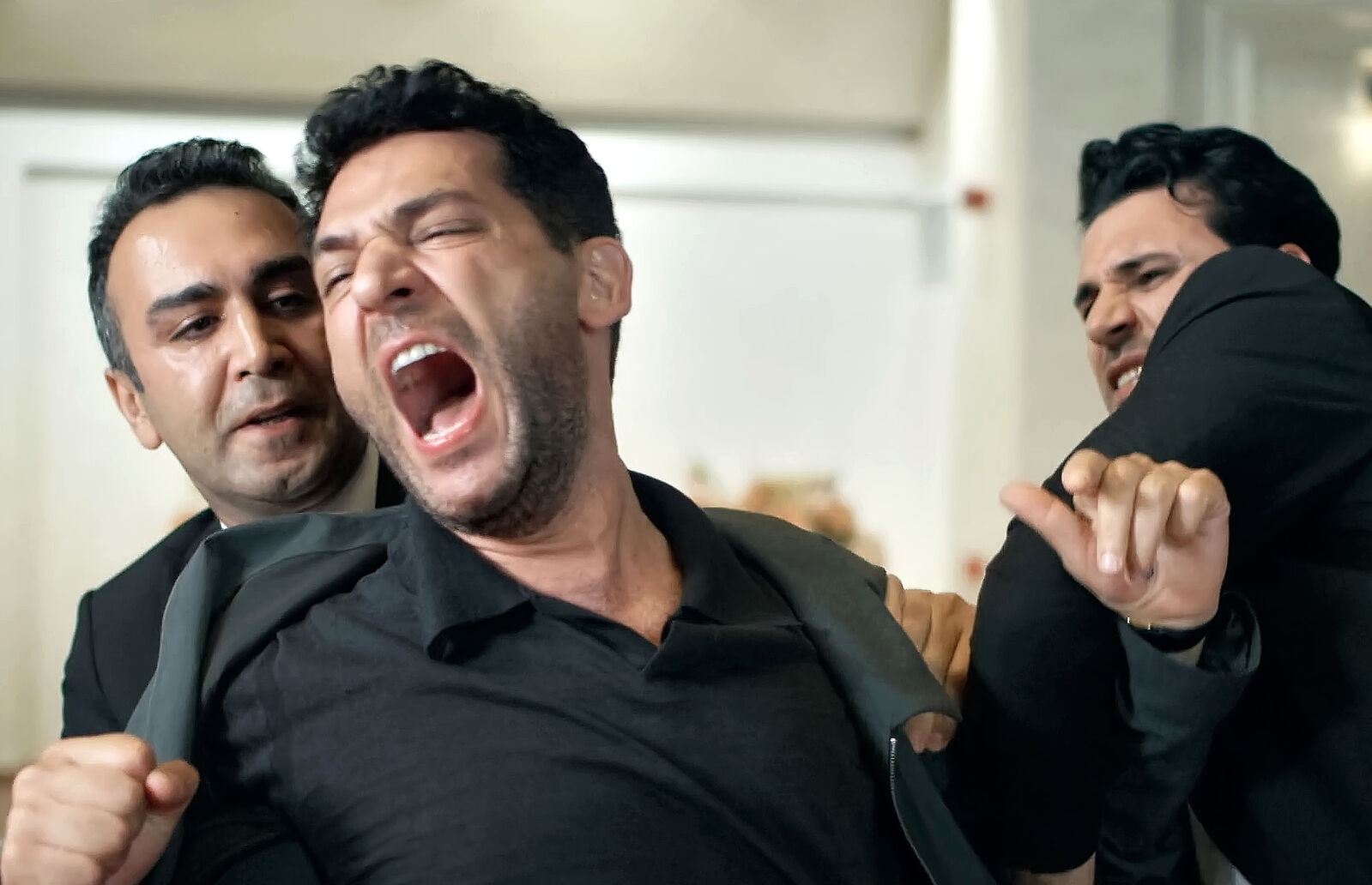 Serhat estalla durante el concierto de su hija en El Secreto
