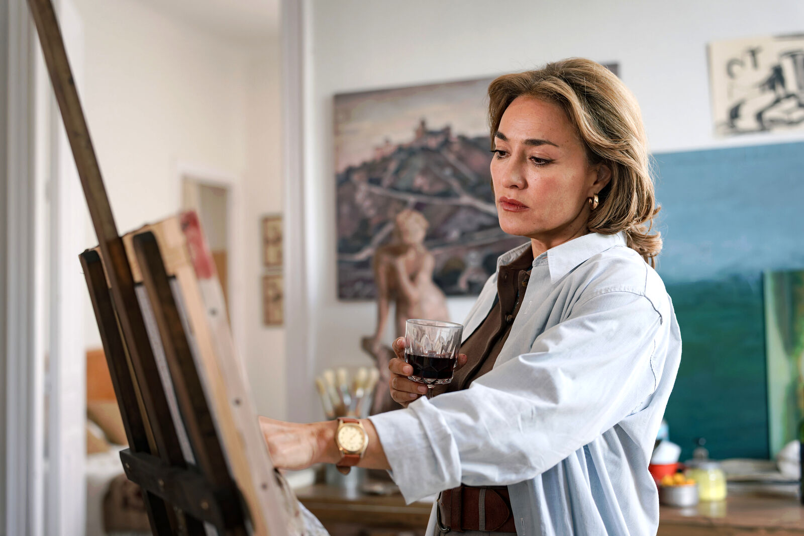 Bianca presiona a Fina con el trabajo en Sueños de libertad