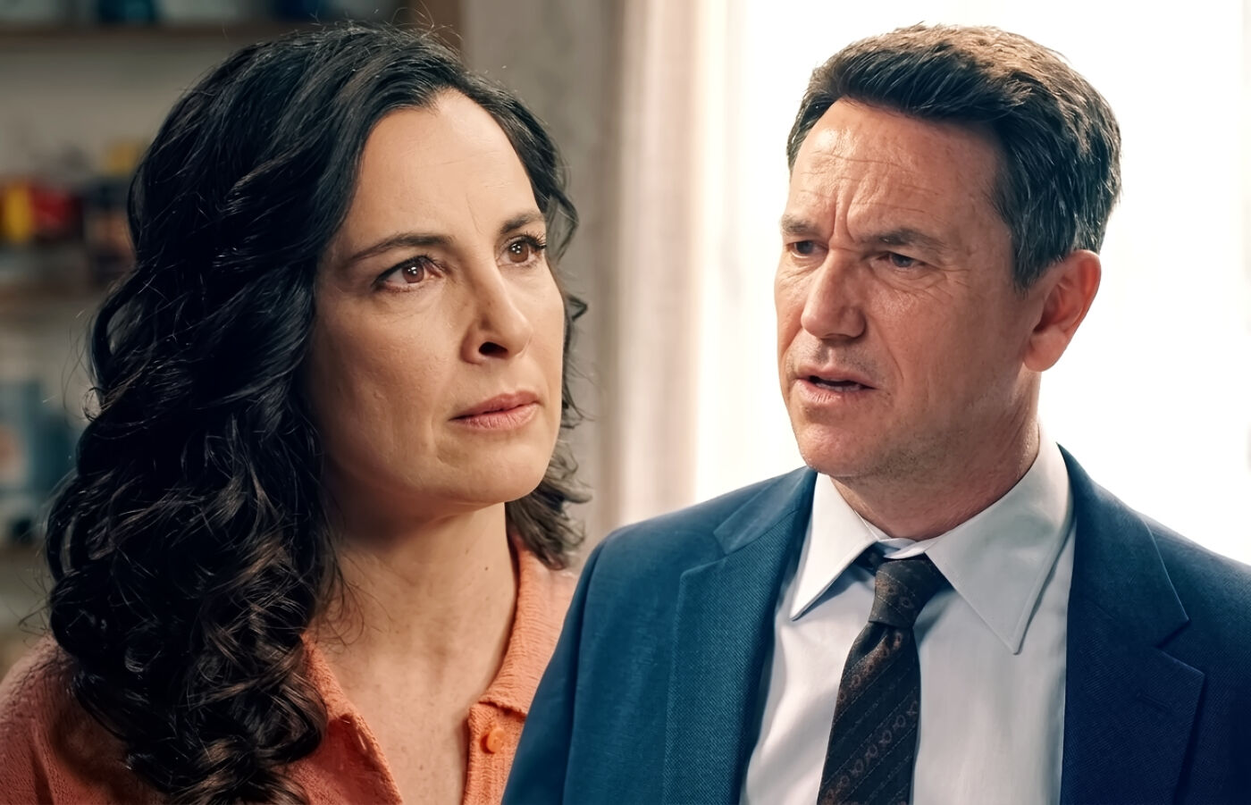 Beatriz pone a Gabriel en contra de Begoña en Sueños de libertad