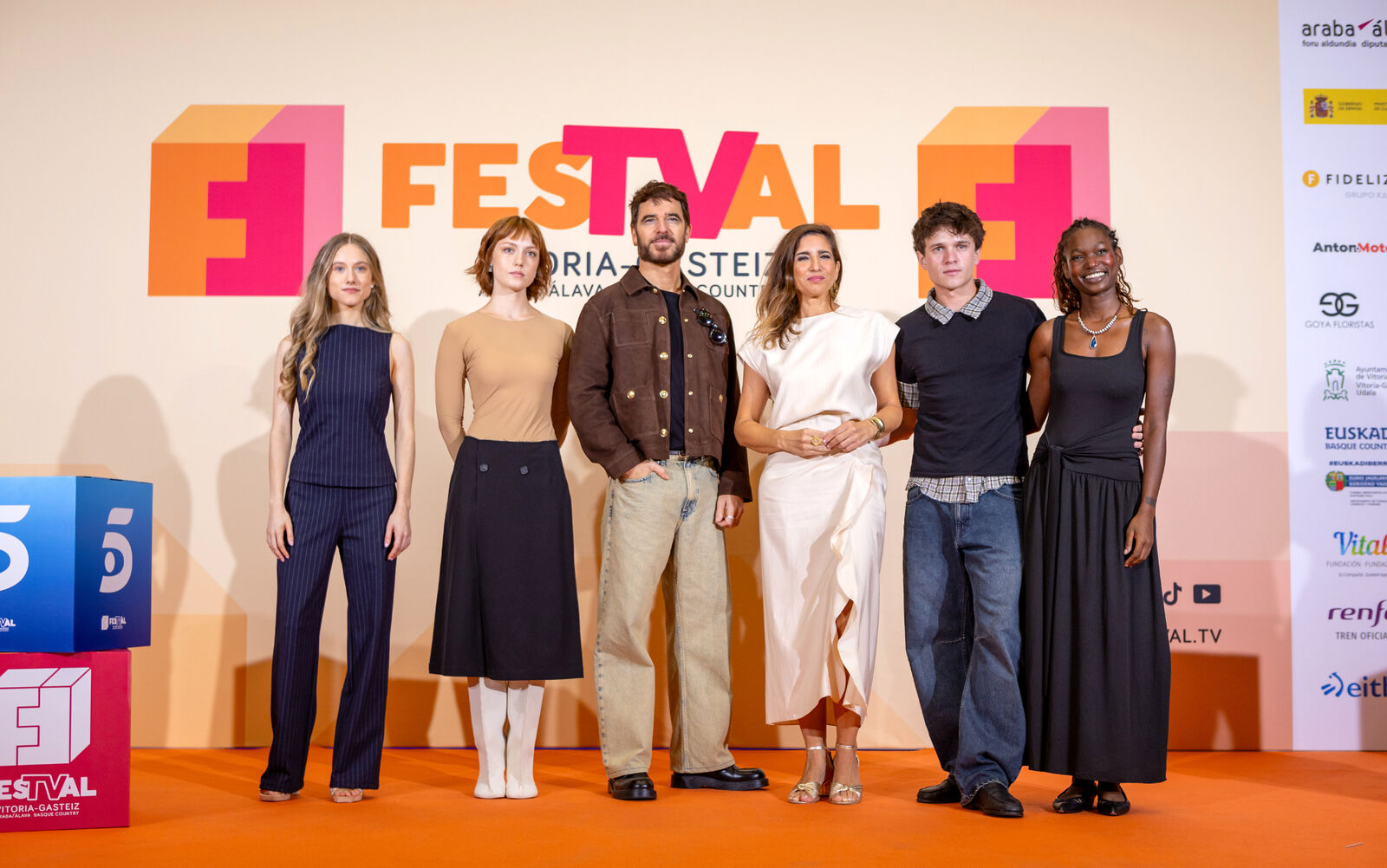 El reparto de Marusía. Vientos de Honor en el FesTVal