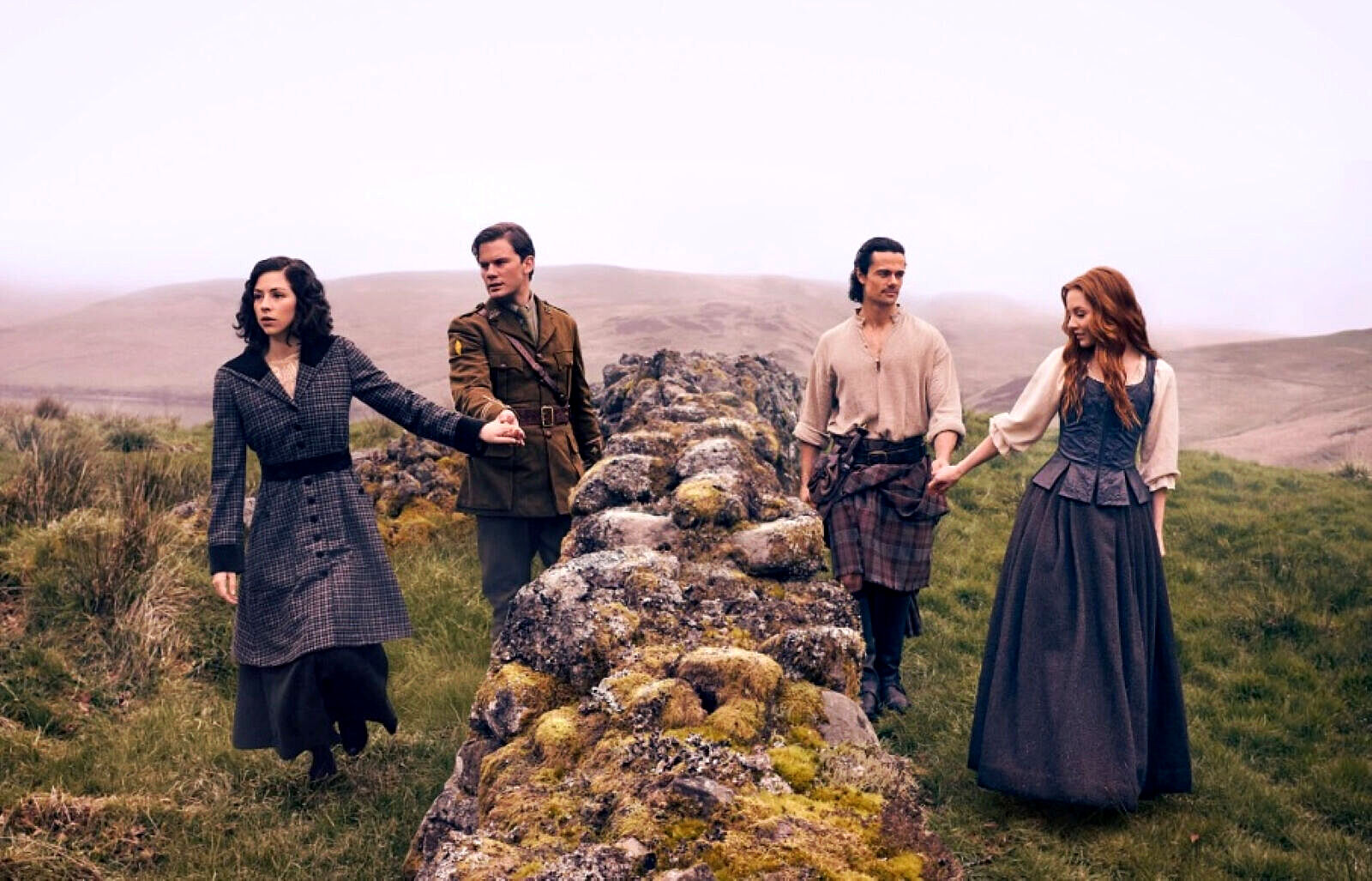Imagen promocional de la primera temporada de la serie Outlander: Sangre de mi sangre