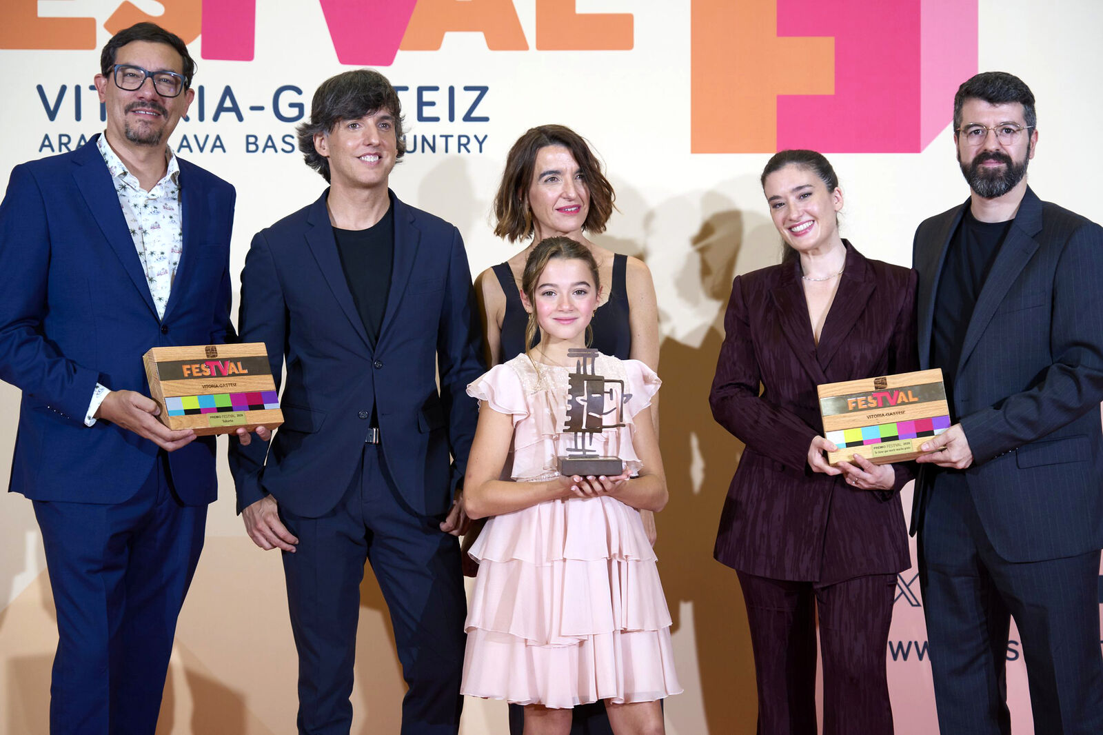 Se tiene que morir mucha gente y Yakarta, premiadas en la XVIII edición del FesTVal de VitoriaGasteiz