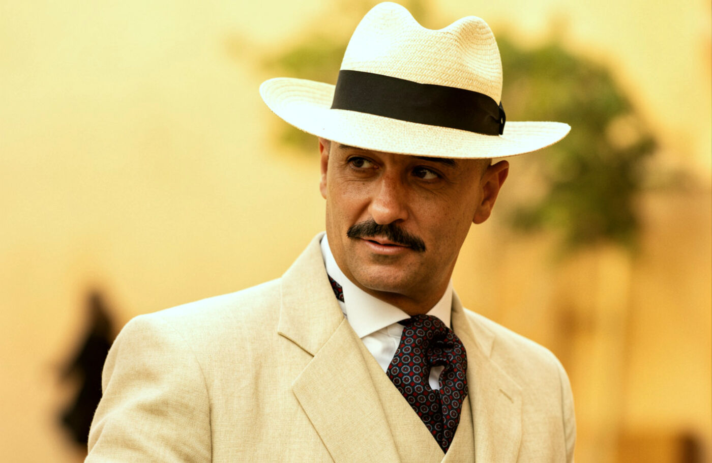 El actor Alain Hernández interpreta al burgués industrial Gustavo Valdés en Las hijas de la criada