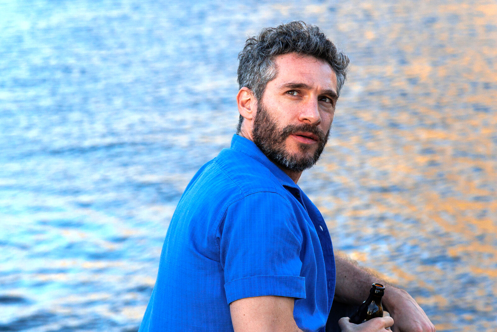 Tristán se ha hecho un hueco en el corazón de Lucía, en A la deriva