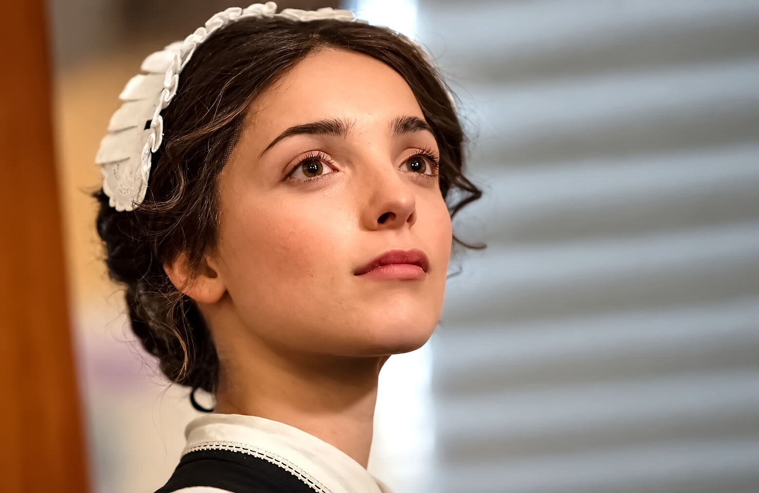 La actriz Jessica Reynolds interpreta a Emma Harte en Toda una mujer 