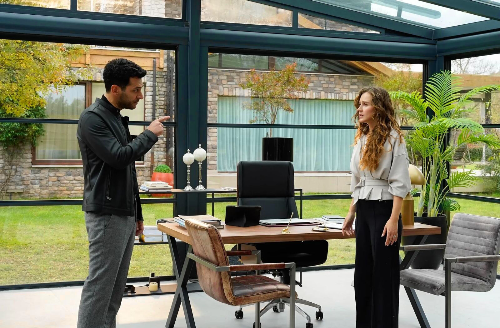 Serhat discute con su mujer en El Secreto