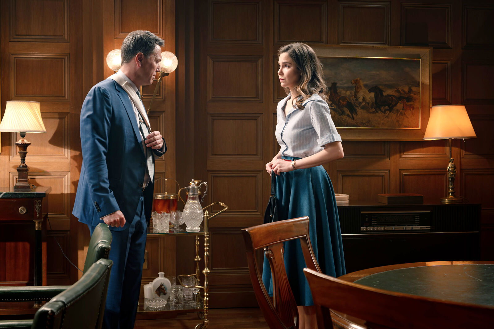 Beatriz envenena a Gabriel contra Begoña en Sueños de libertad