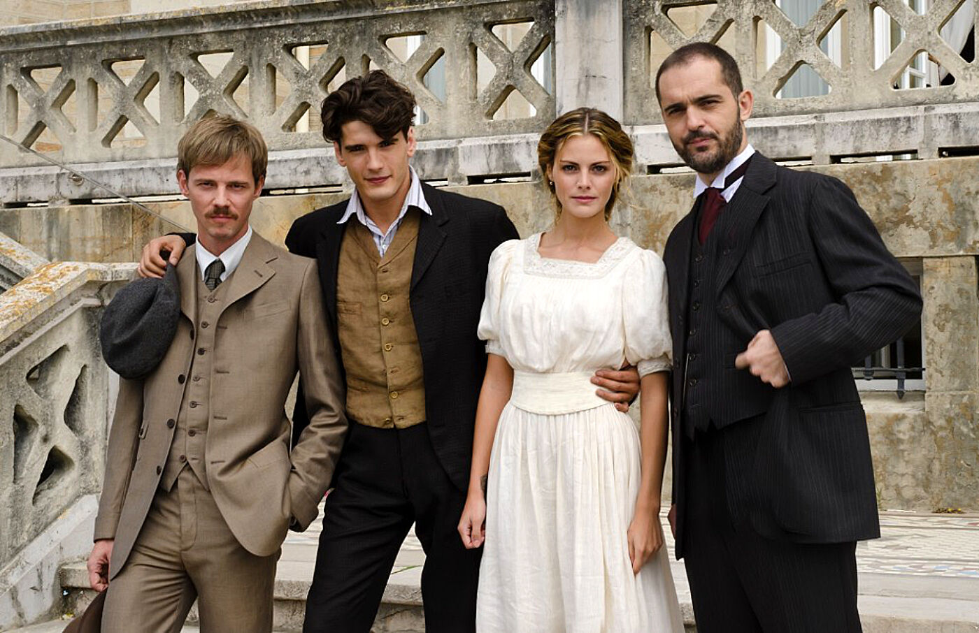 Eloy Azorín, Yon González, Amaia Salamanca y Pedro Alonso, protagonistas de Gran Hotel