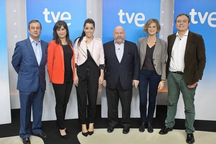 Federico Llano, Elena S. Sánchez, Ruth Lorenzo, José María Iñigo, Montse Abbad y Ricardo Villa, preparados para Eurovisión 2014