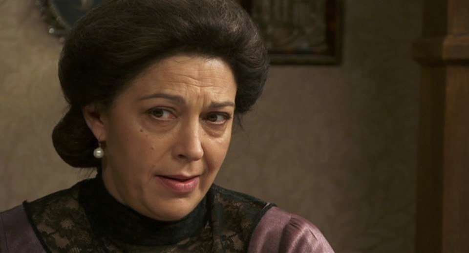 Francisca fuerza un encuentro con Candela y la amenaza, en El secreto de Puente Viejo