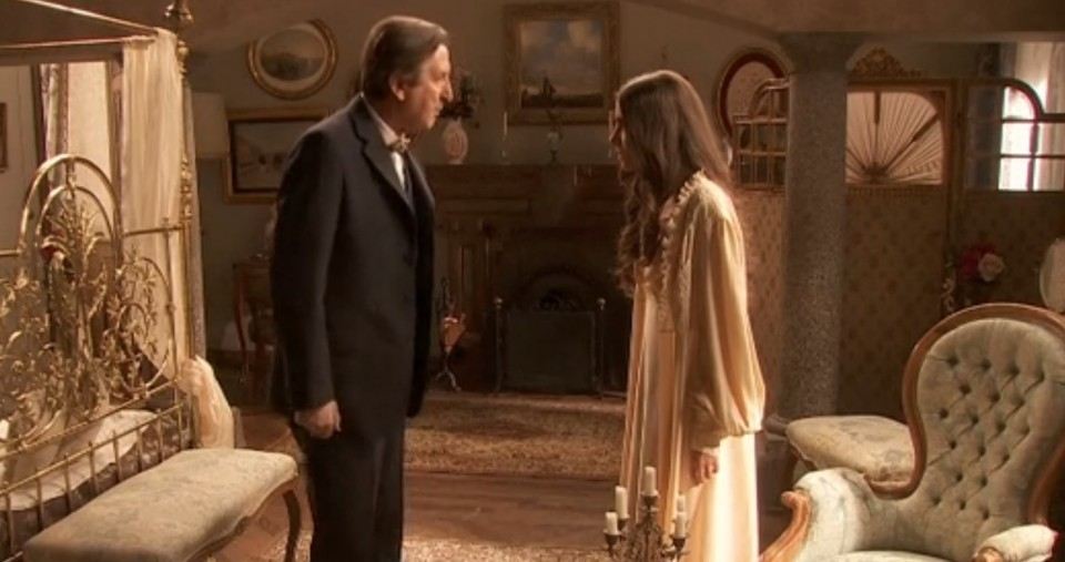 Amalia se niega a contarle a su padre sus planes, en El secreto de Puente Viejo