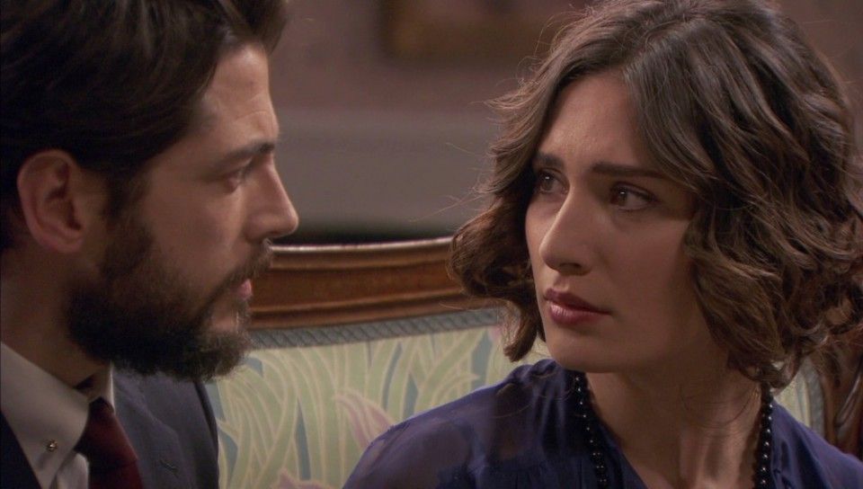 Camila se comporta de forma extraña mientras Hernando está preocupado por la sobrina de doña Remedios, en El secreto de Puente Viejo