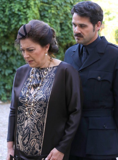 Francisca se rinde ante Cristóbal, hará lo que sea por no terminar como Eulalia, en El secreto de Puente Viejo