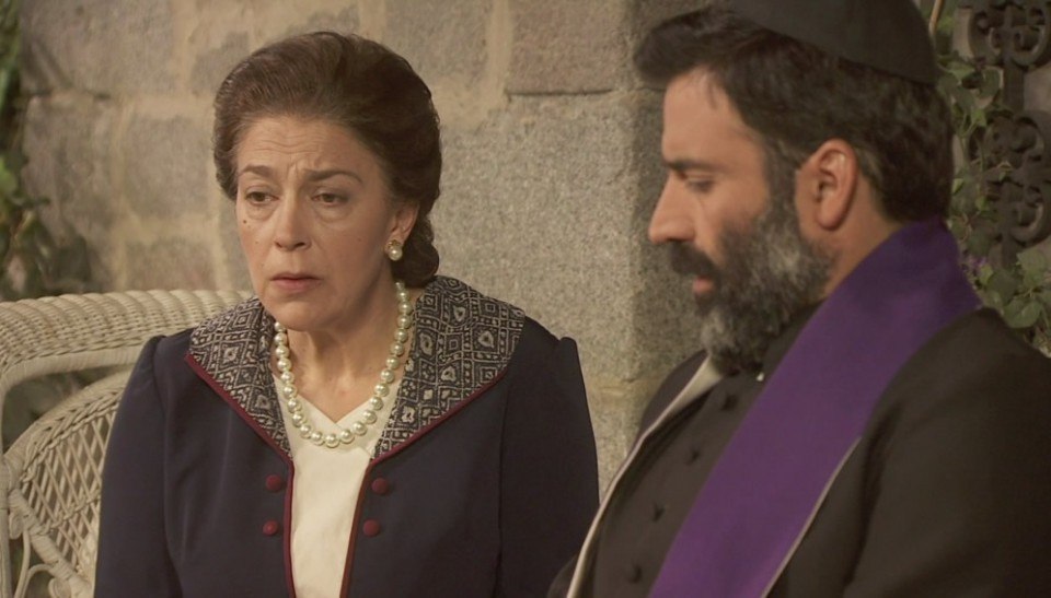 Francisca se cita con don Berengario para confesarse, en El secreto de Puente Viejo