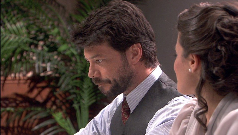 Lucas informa que ha decidido aceptar la propuesta de Román y marcharse de Puente Viejo