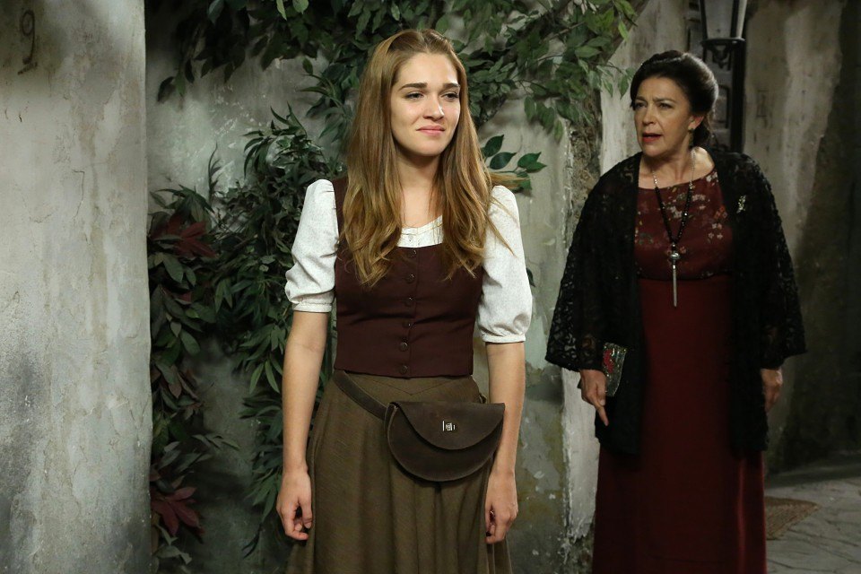 Francisca culpa a Julieta del distanciamiento de Saúl, en El secreto de Puente Viejo