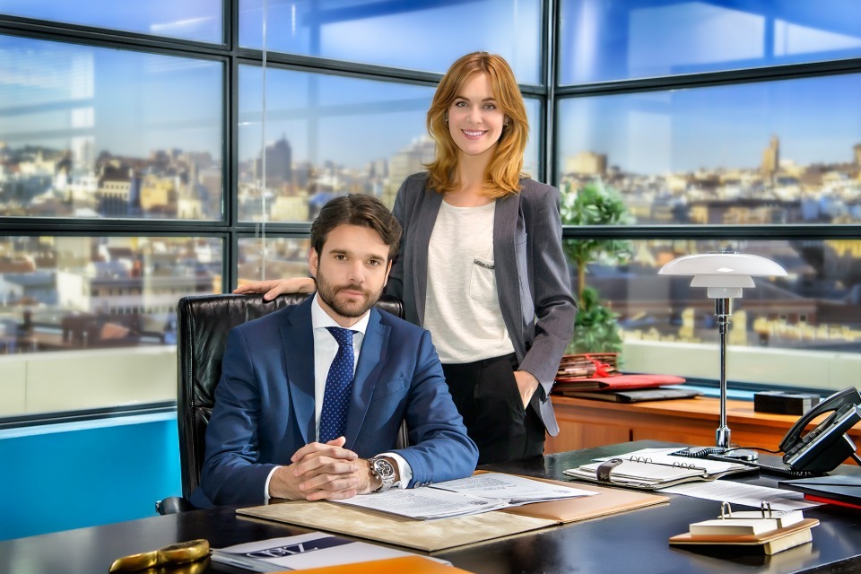 Alba Ribas y Jon Arias en una imagen de la nueva serie diaria de La 1