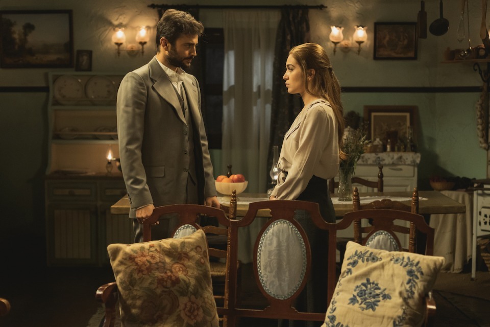 Se organiza un plan para ayudar a Saúl y Julieta en su huida, en El secreto de Puente Viejo