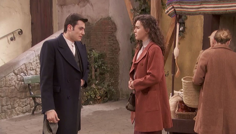 Prudencio vuelve a encontrarse con Lola, en El secreto de Puente Viejo