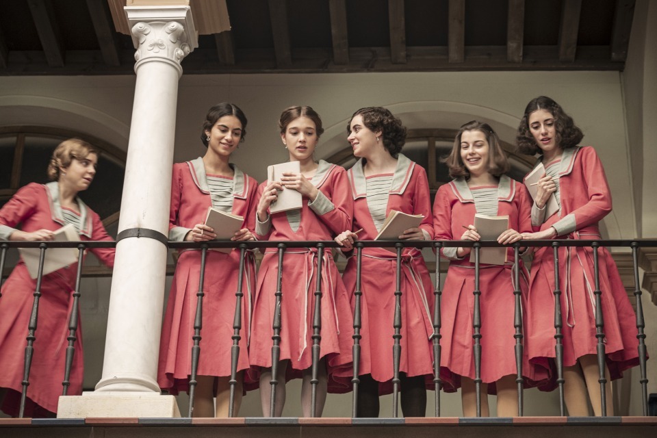 Una inesperada visita revoluciona la Academia para señoritas de Sevilla, en La otra mirada