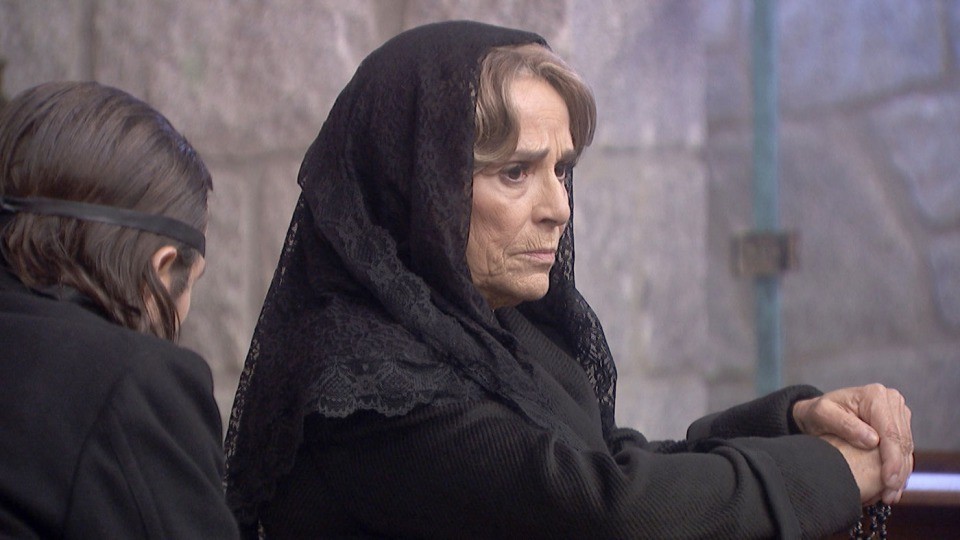 Campuzano informa a doña Eulalia que tiene todo dispuesto para ejecutar su plan, en El secreto de Puente Viejo