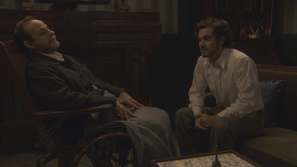 Matías visita a su abuelo y se le encoge el corazón, Raimundo está ido, en El secreto de Puente Viejo
