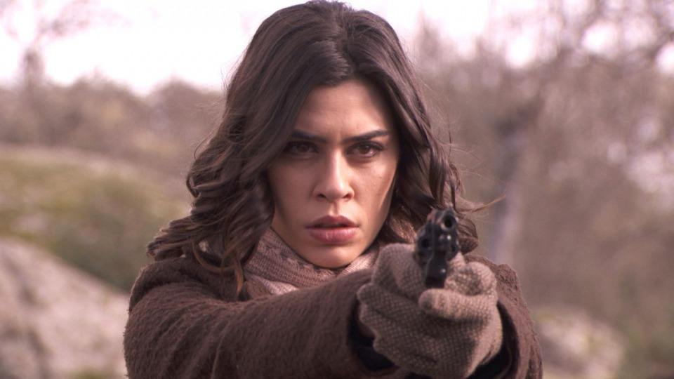 Alicia consigue detener a Damián e impedir que mate a Matías, en El secreto de Puente Viejo