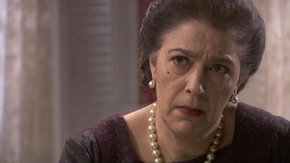 Francisca confiesa a la Marquesa que está dispuesta a dejar este mundo con su marido, en El secreto de Puente Viejo