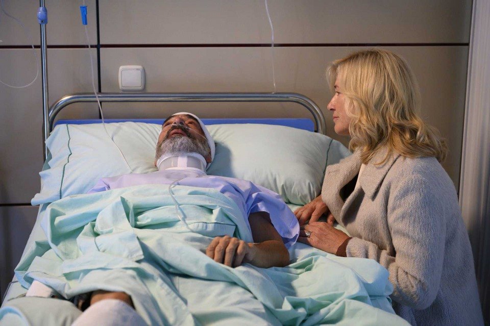 Antonio continúa en el hospital con Merche a su lado