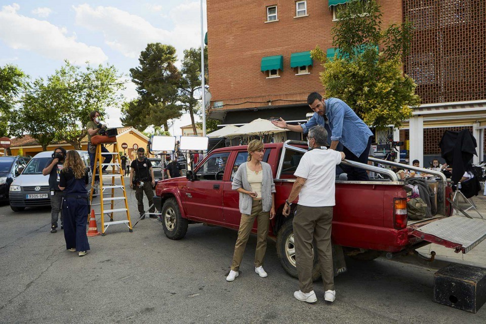 Daniel Grao, Marta Larralde y Joaquín Oristrell, durante el rodaje de la segunda temporada de HIT