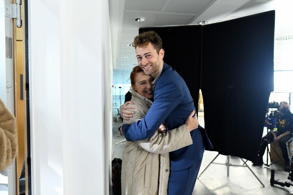 Gracia Olayo y Peter Vives en el rodaje de la segunda temporada de Supernormal
