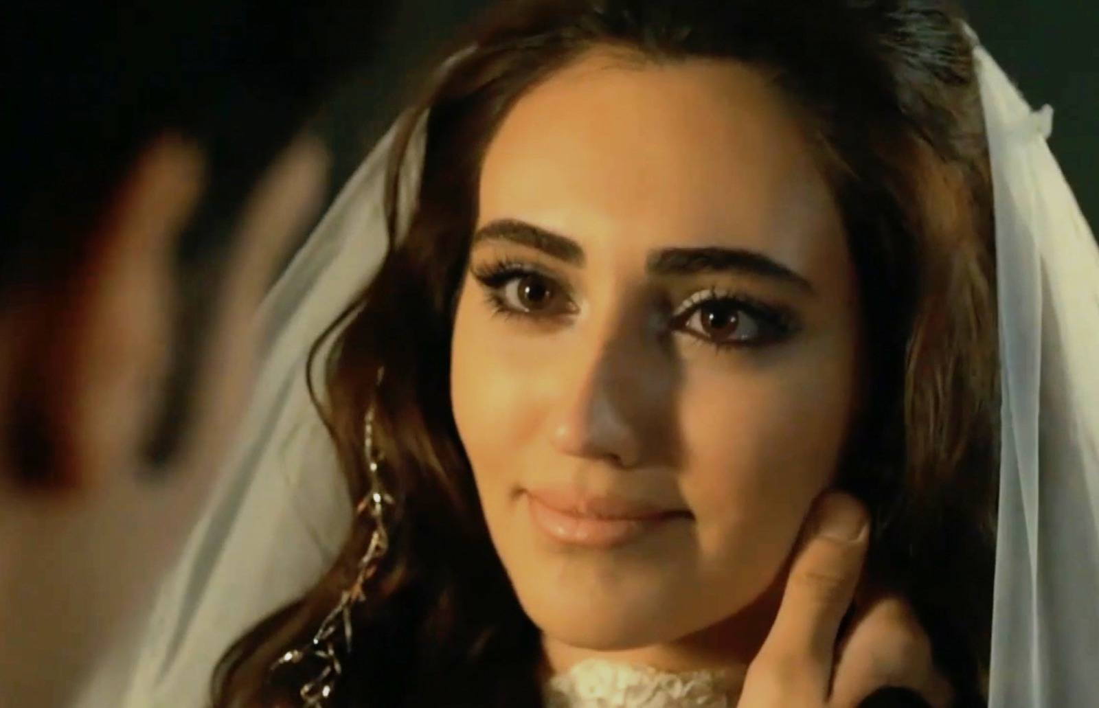 La boda de Gülten y Çetin en Tierra amarga y su primera noche juntos ¡en imágenes!