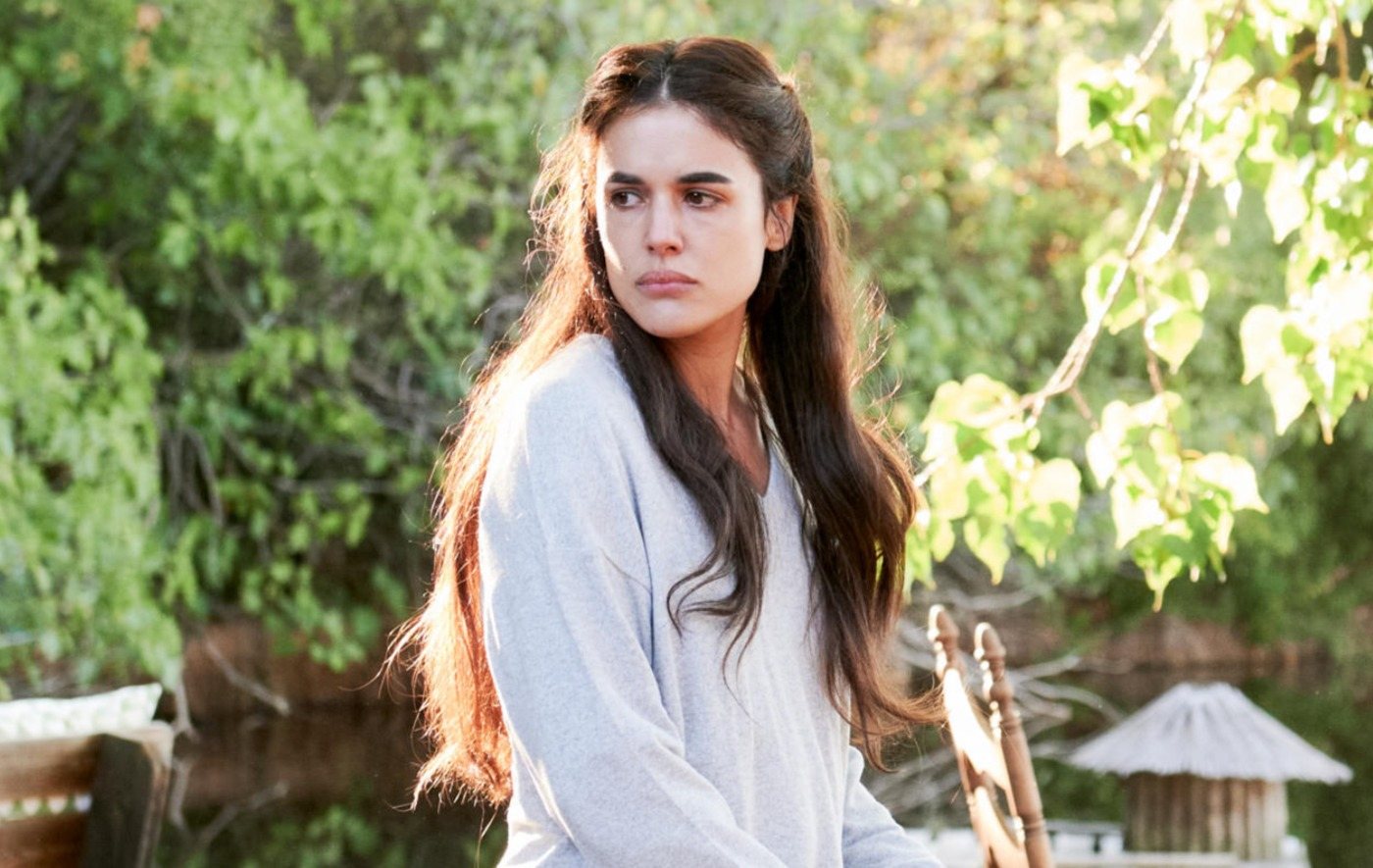 Adriana Ugarte como Isabel en el tercer capítulo de Parot