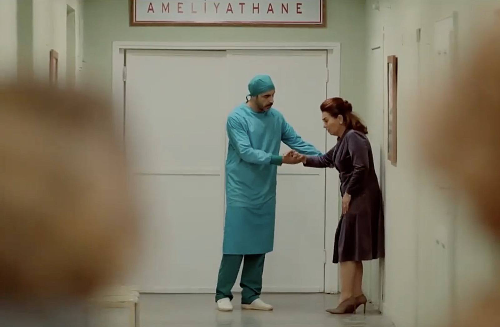 Sevda corre al hospital cuando se entera del accidente de Ümit. Sermin y Füsun son testigos de su desesperación