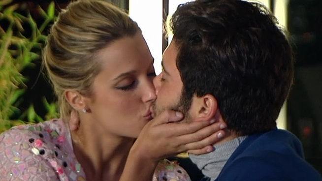 Corina y Diego se dan su primer beso en el programa de Cuatro