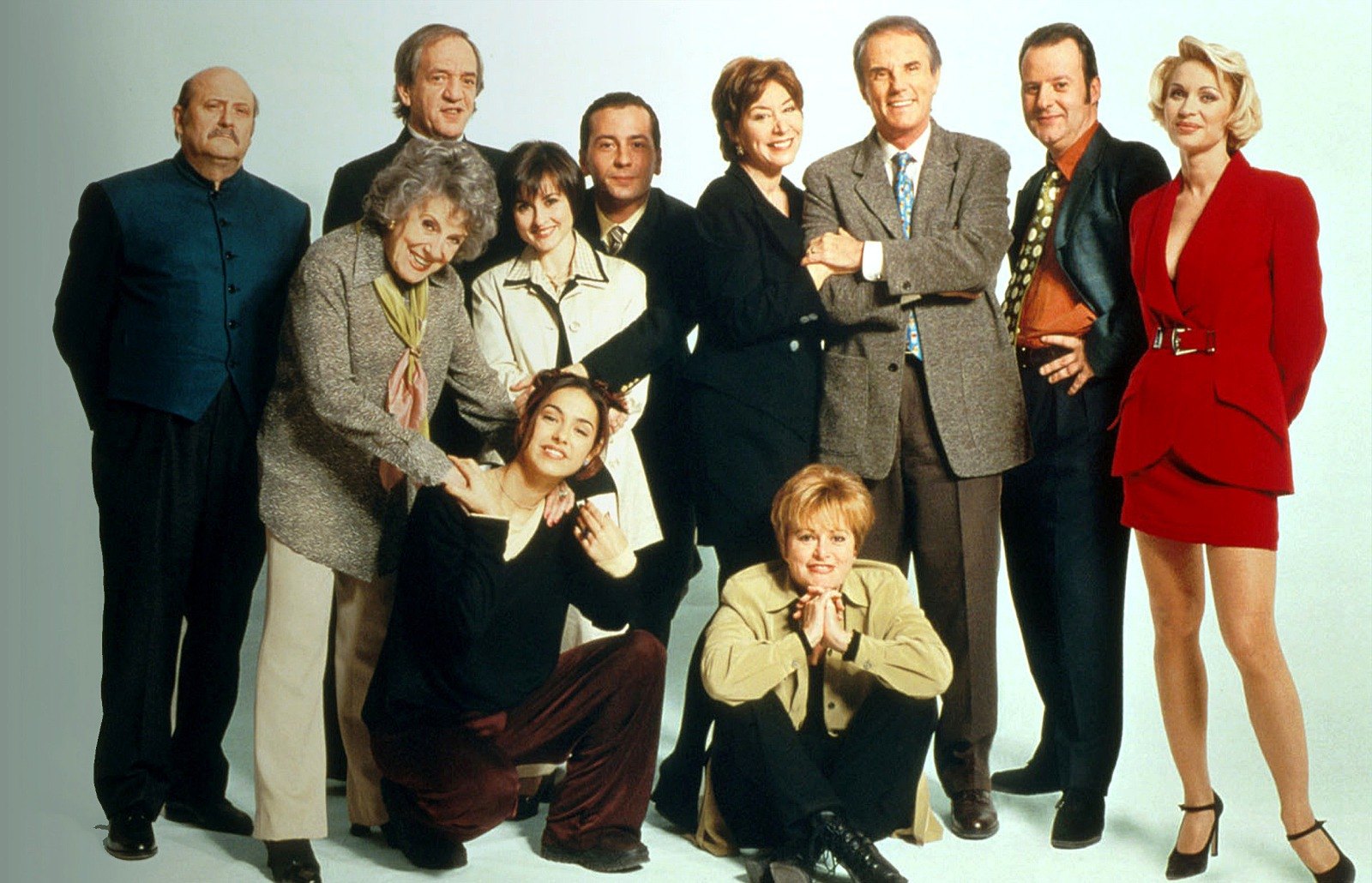 Pedro Osinaga, Fiorella Faltoyano, María Isbert, Enrique San Francisco, Marlène Mourreau y Agustín González, protagonizaron la serie Ni contigo ni si