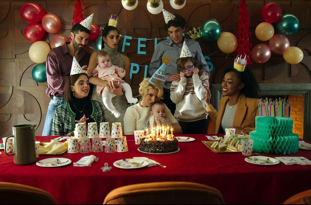 En esta familia lo sagrado es que todos se sienten a cenar en la mesa. Incluso los más oscuros secretos... 