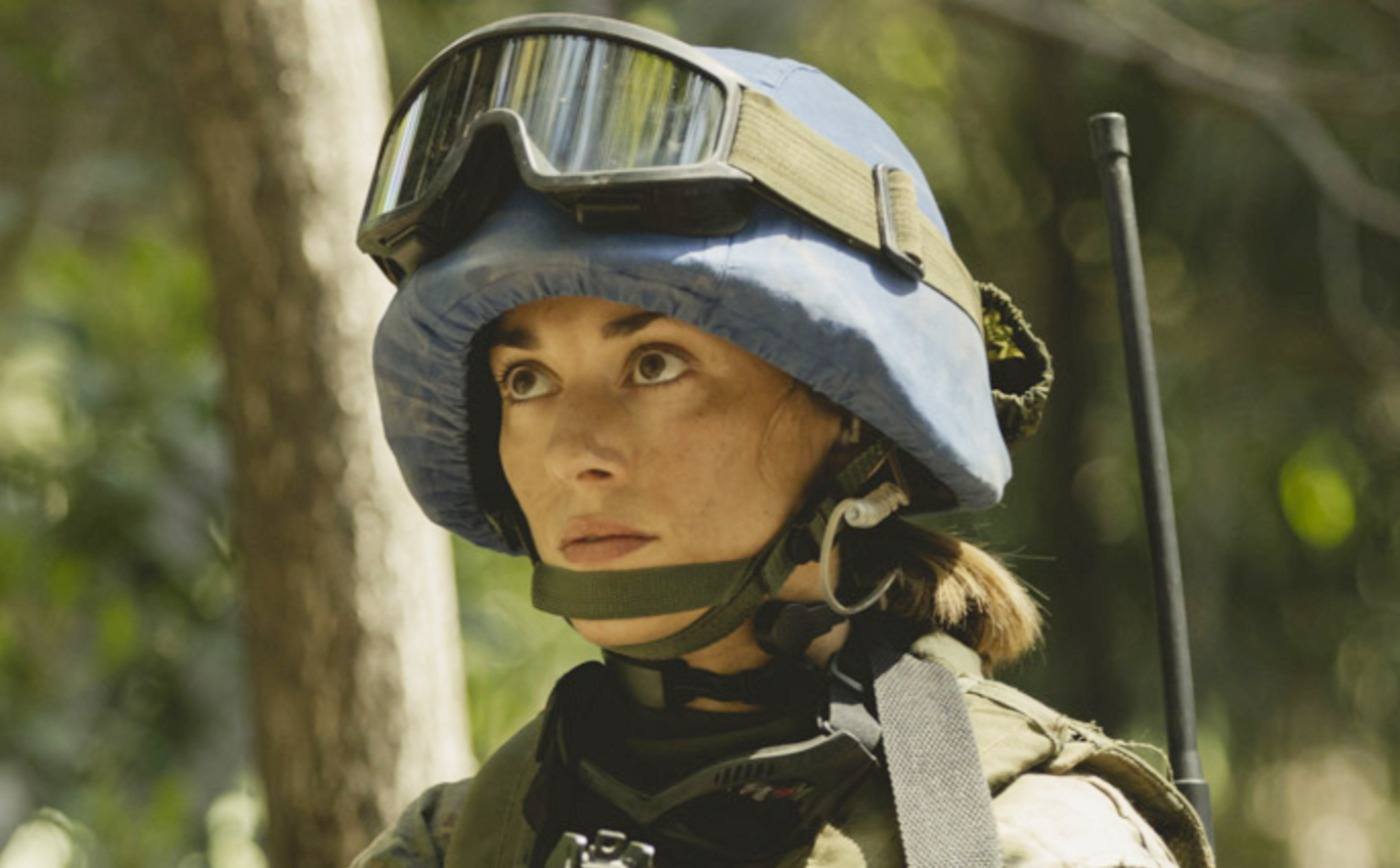 Silvia Alonso protagoniza la serie Fuerza de paz como la sargento Paula Elgueta