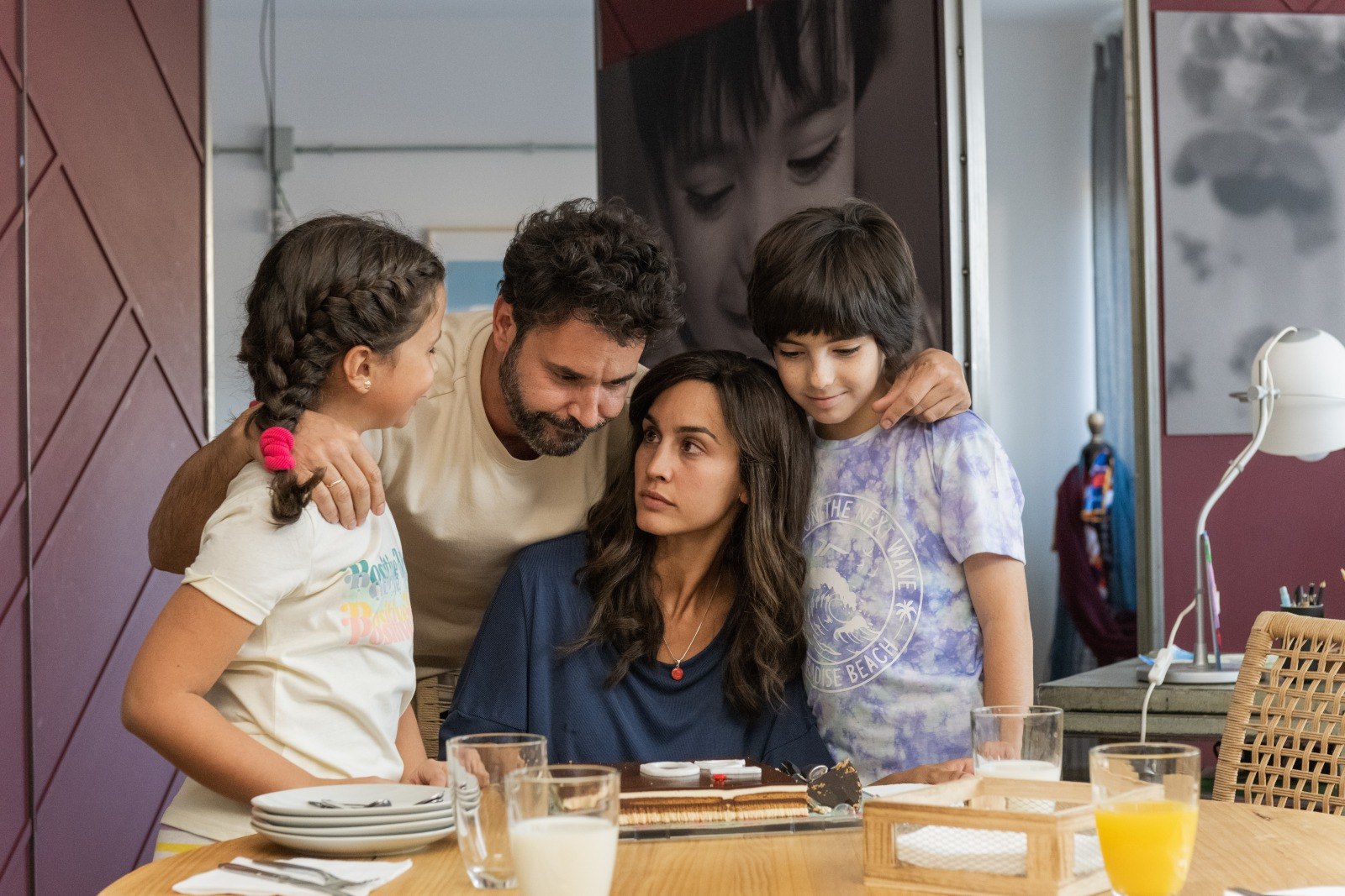 Miquel Fernández y Megan Montaner protagonizan Si lo hubiera sabido, la nueva serie de Netflix