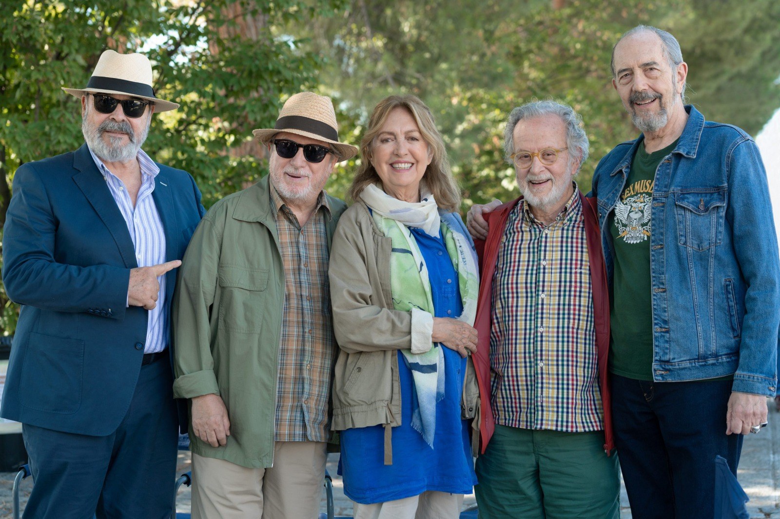 El reparto de la segunda temporada de Sentimos las molestias durante el rodaje