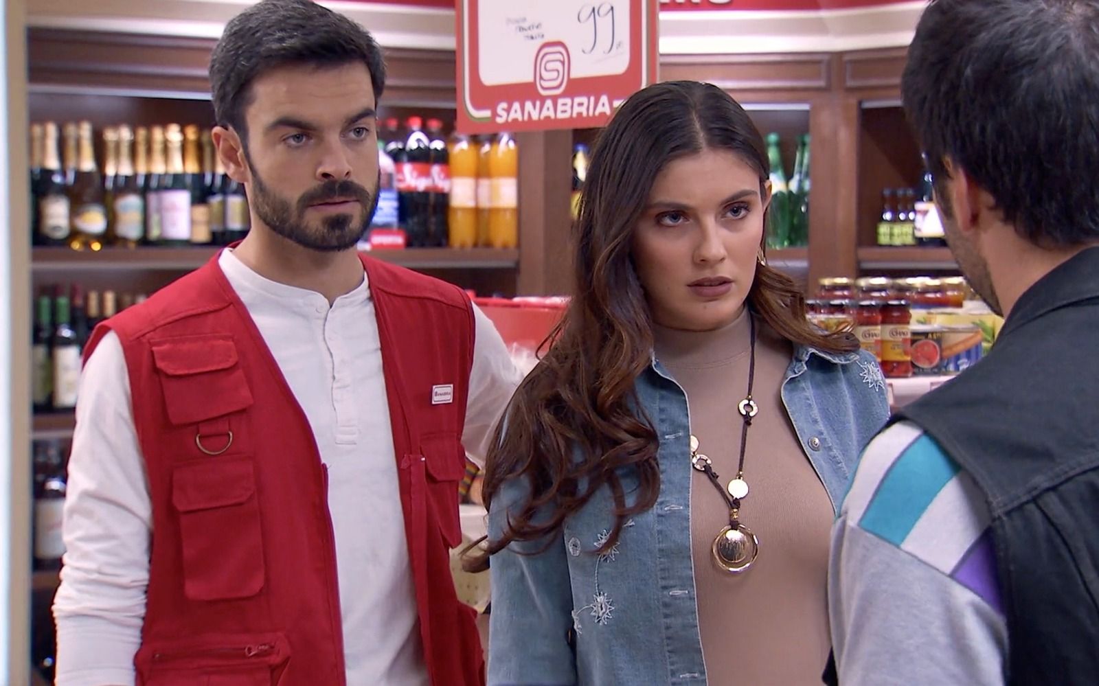 Jorge acude al supermercado para investigar el entorno de Ana Mari