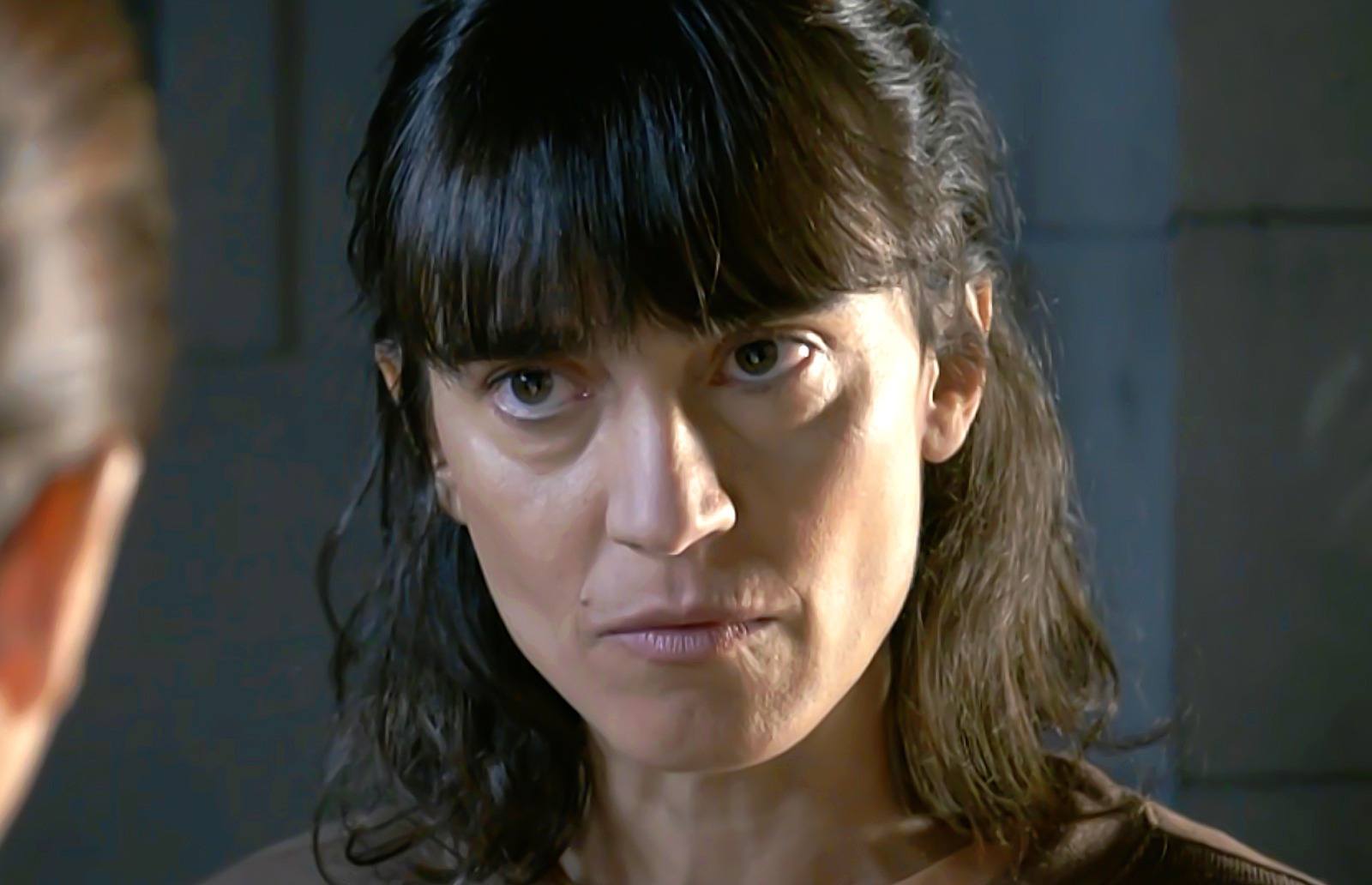 Andrea Vega consigue convencer a Pilar para huir juntas de la prisión de Cerro Alto, en Servir y proteger