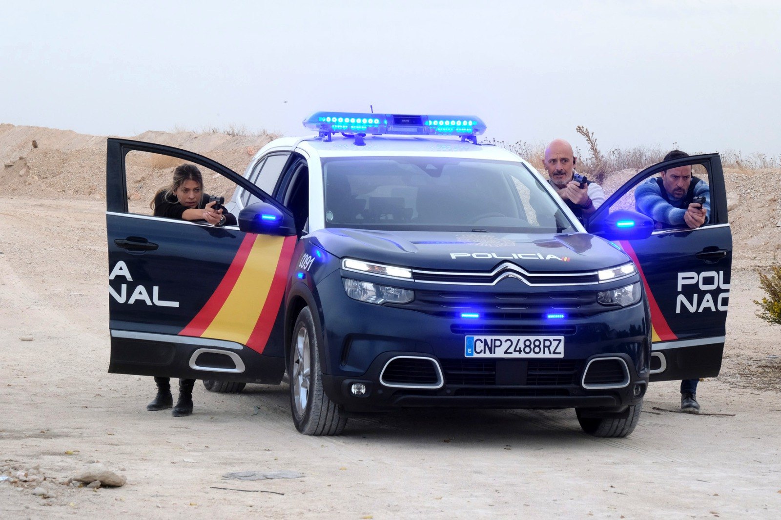La policía consigue cercar a Vega y Pilar, en Servir y proteger
