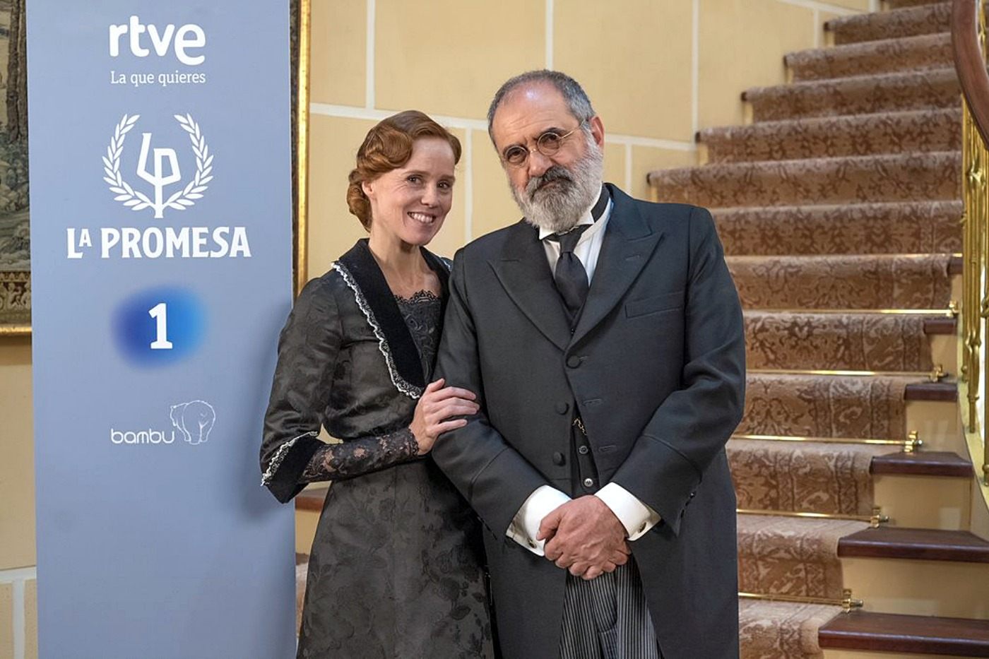 Joaquín Climent es Rómulo, el mayordomo, y María Castro es Pía, el ama de llaves en La Promesa