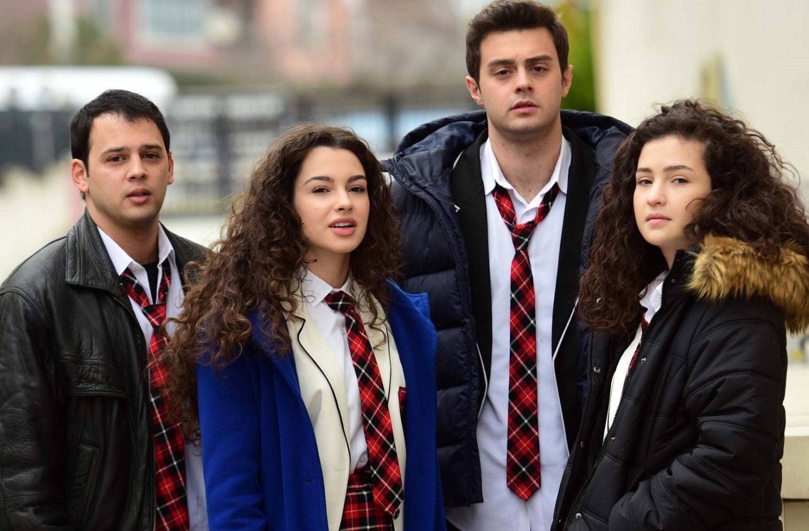 Oğulcan, Asiye, Ömer y Aybike, los grandes protagonistas de la serie turca Hermanos